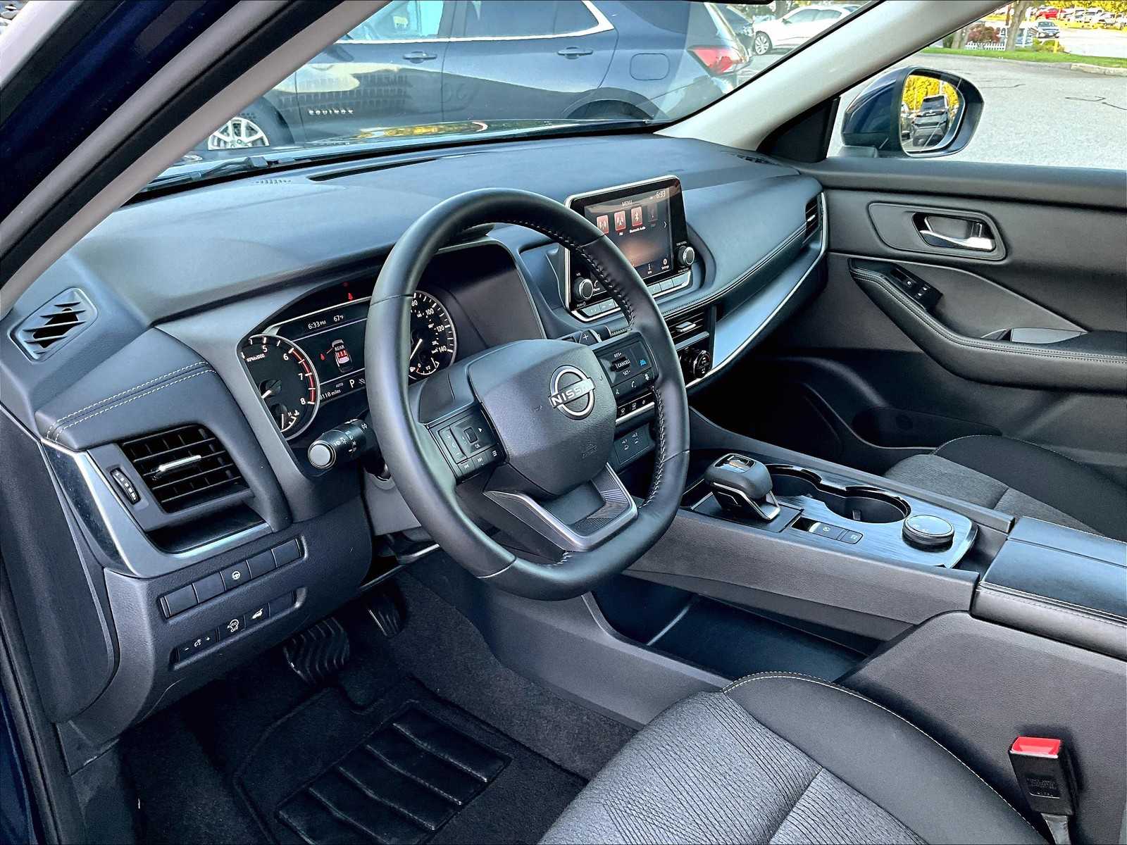 2025 Nissan Rogue AWD SV photo 4