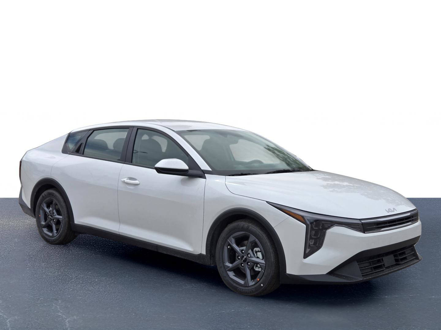 2025 Kia K4 LXS photo 2