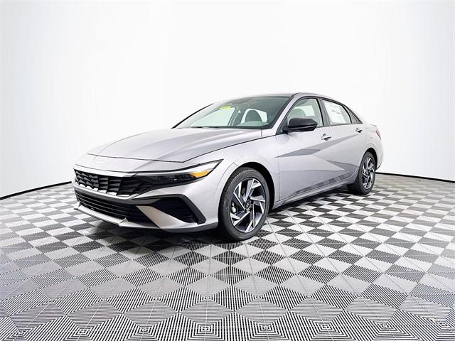 2025 Hyundai Elantra SEL Sport photo 2