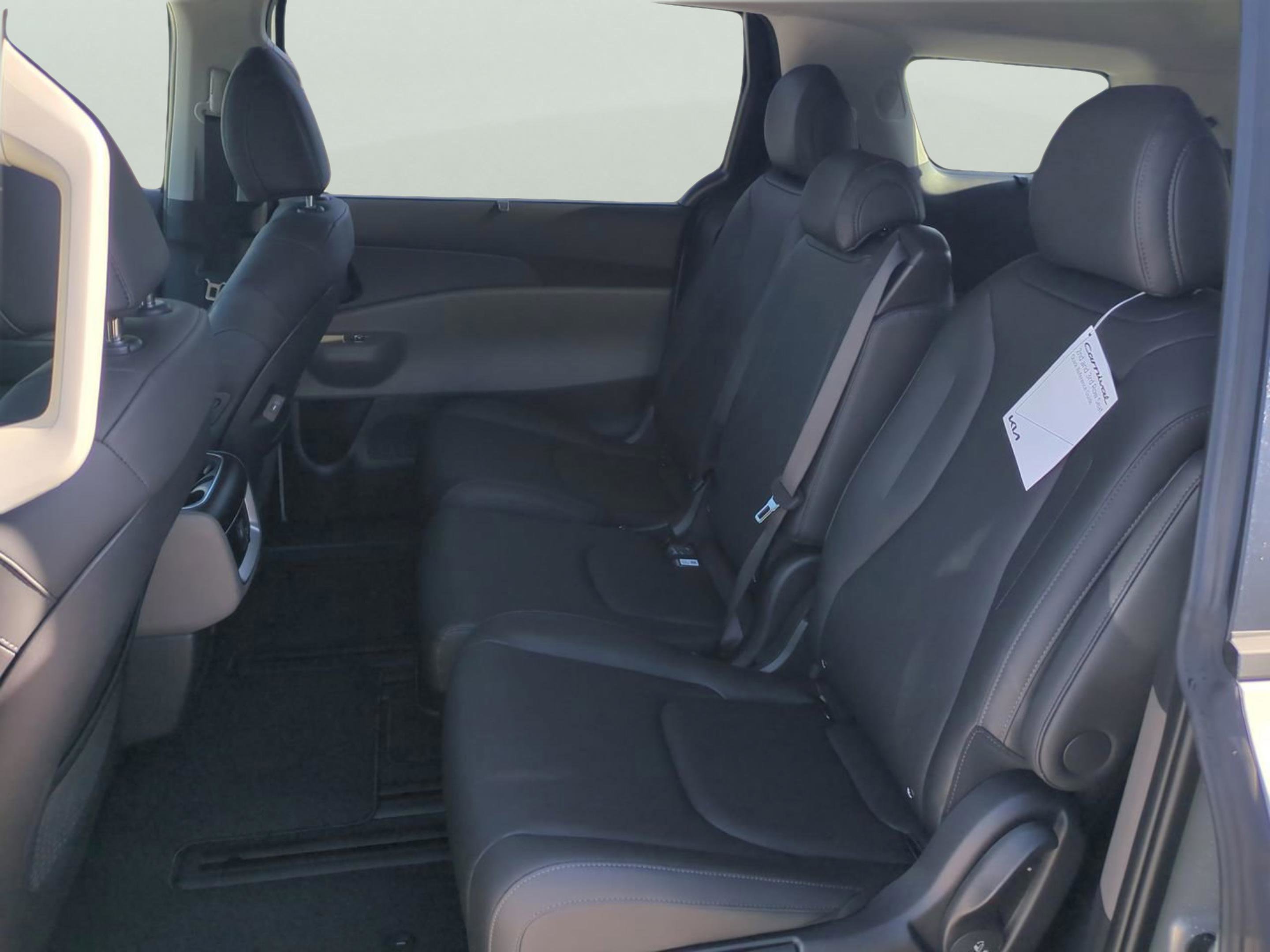 2026 Kia Carnival EX photo 14