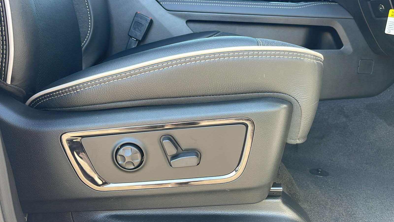 2025 Ram 1500 Limited photo 27