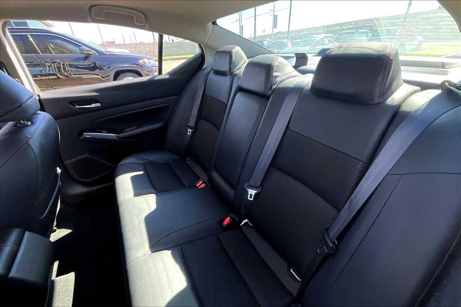 2024 Nissan Altima 2.5 SR photo 17