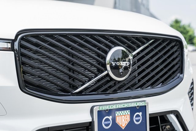 2026 Volvo XC60 Hybrid T8 photo 11