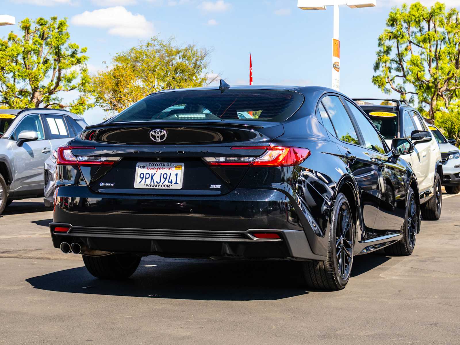 2025 Toyota Camry SE photo 3