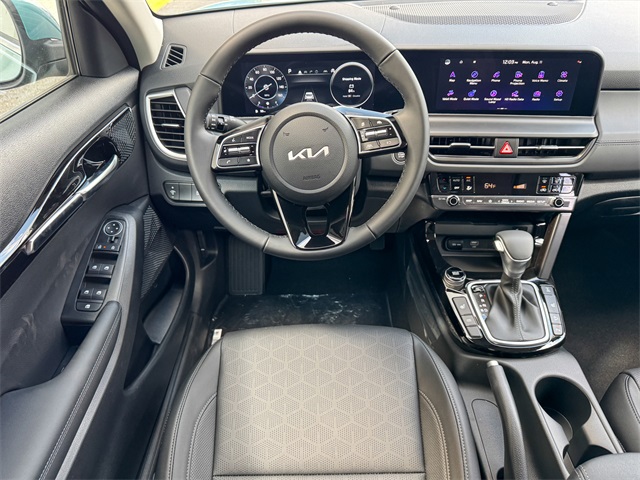 2026 Kia Seltos EX photo 27