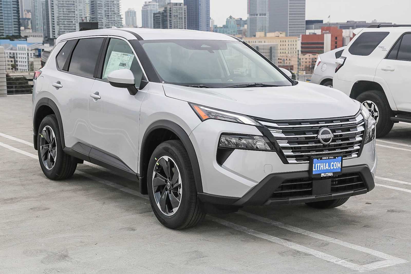2025 Nissan Rogue SV photo 3