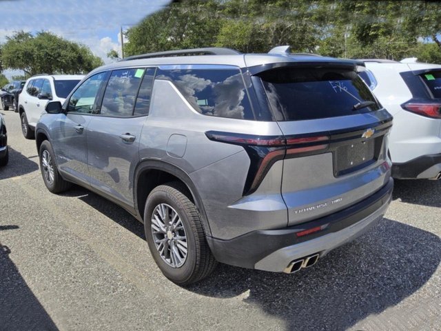 2025 Chevrolet Traverse photo 4