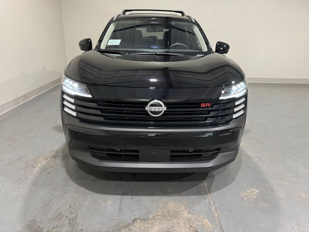 2026 Nissan Kicks SR photo 2