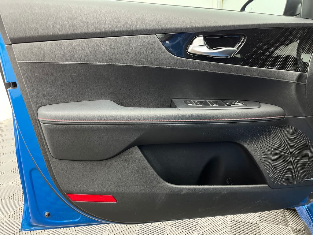2023 Kia Forte GT photo 10