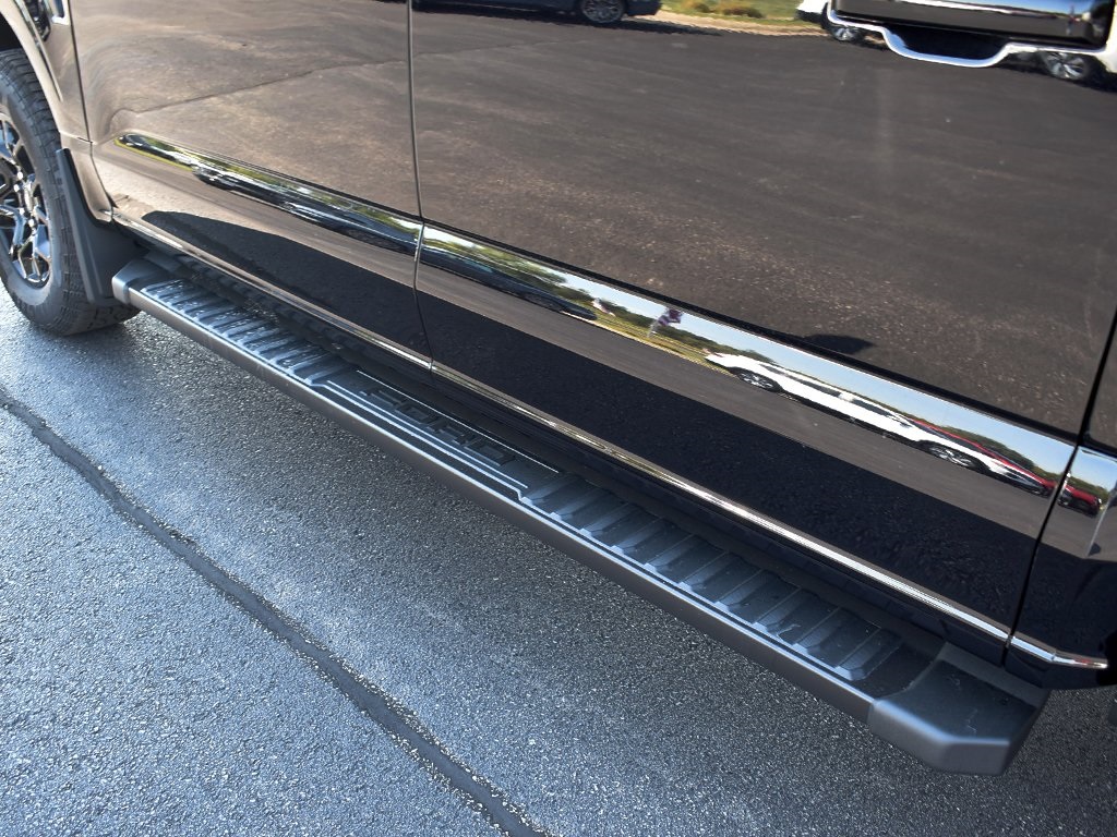 2025 Ford F-150 XLT photo 13