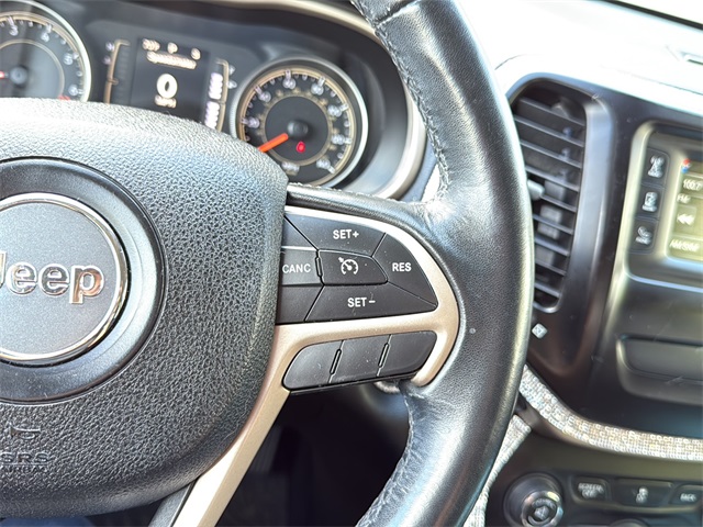 2015 Jeep Cherokee Latitude photo 10