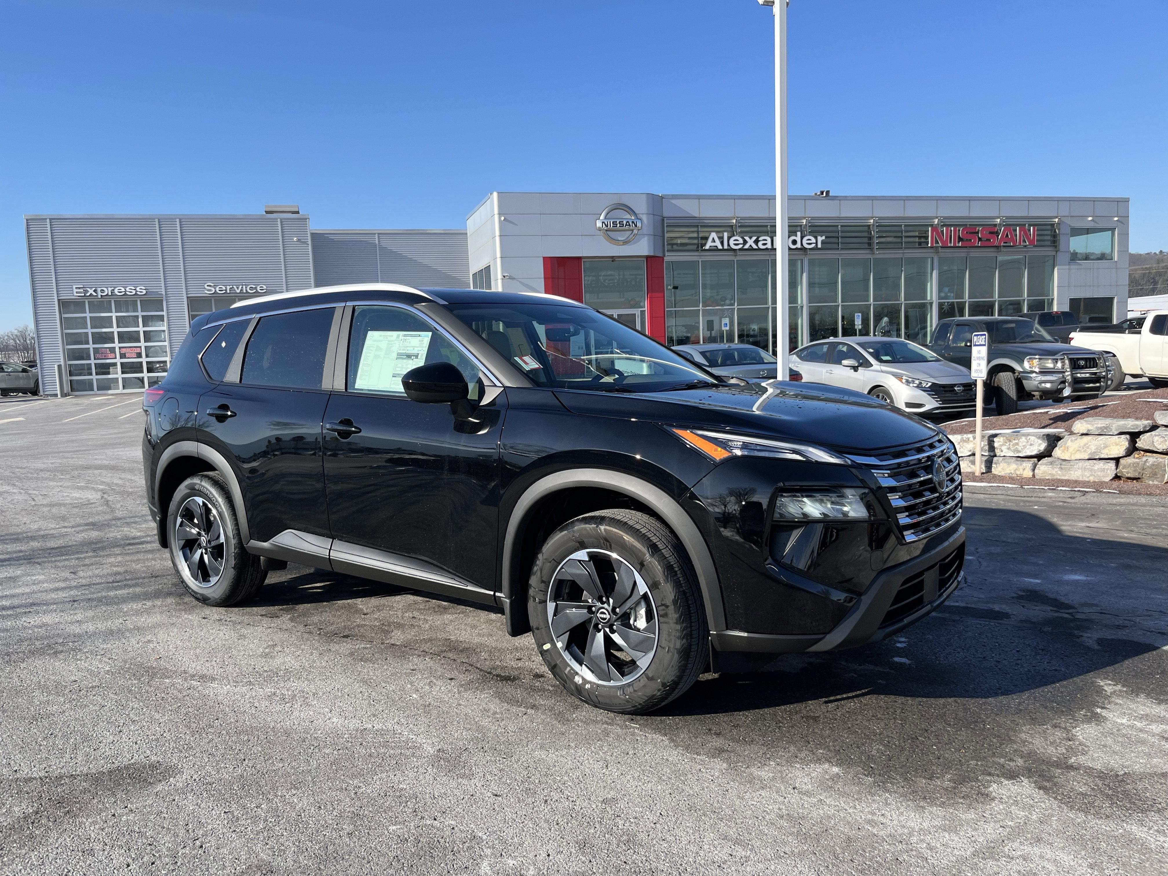 2026 Nissan Rogue SV's photo