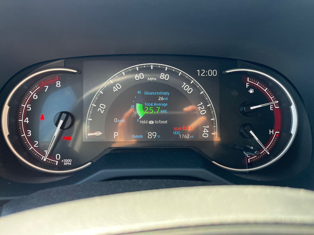 2025 Toyota RAV4 XLE photo 7
