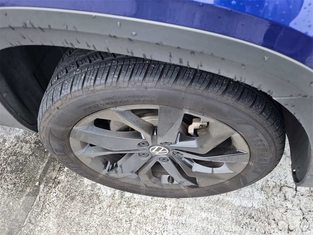 2022 Volkswagen Taos SE photo 5
