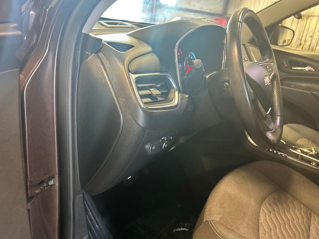 2020 Chevrolet Equinox LT photo 13