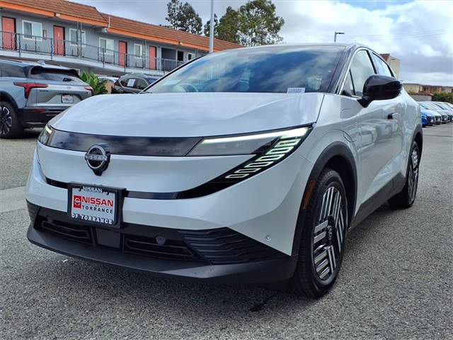 2026 Nissan Leaf SV photo 3