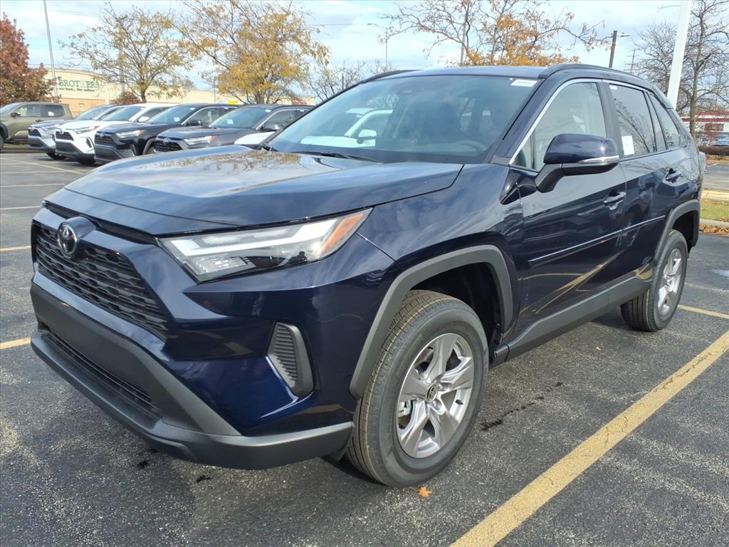 2025 Toyota RAV4 XLE's photo