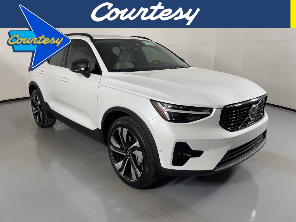 2026 Volvo XC40 Plus's photo