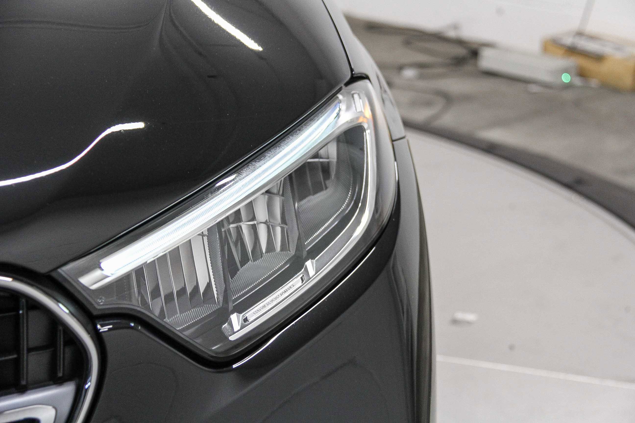 2025 Mercedes Benz GLC 300 photo 10