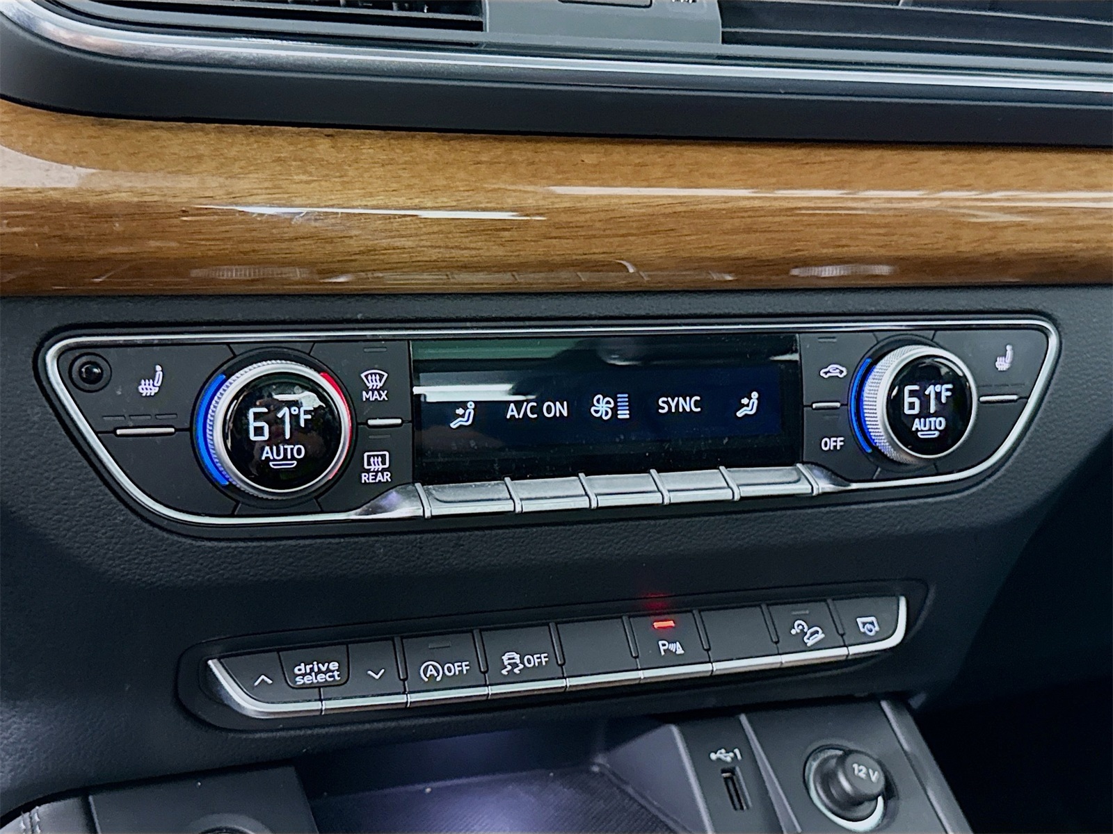 2023 Audi Q5 45 S line Premium photo 16