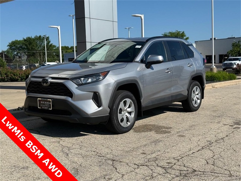 2020 Toyota RAV4 LE photo 3