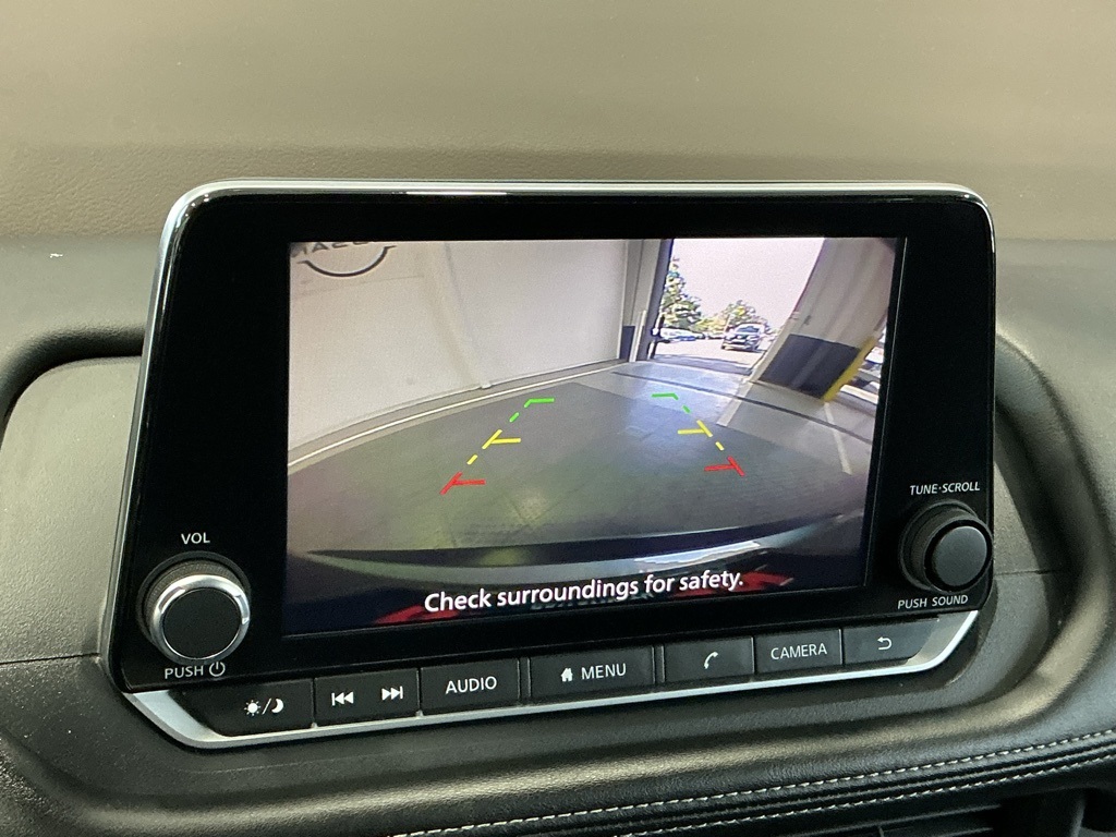 2023 Nissan Rogue SV photo 4