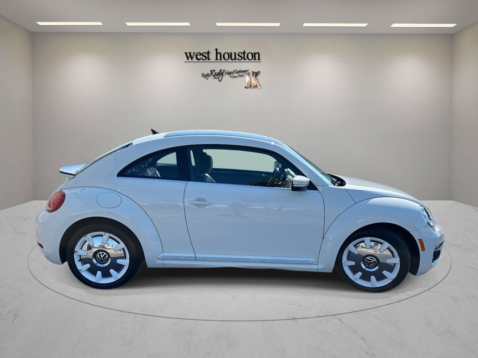 2019 Volkswagen Beetle Final Edition SE photo 3