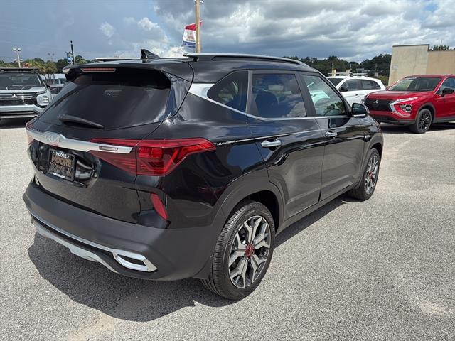 2023 Kia Seltos SX photo 2