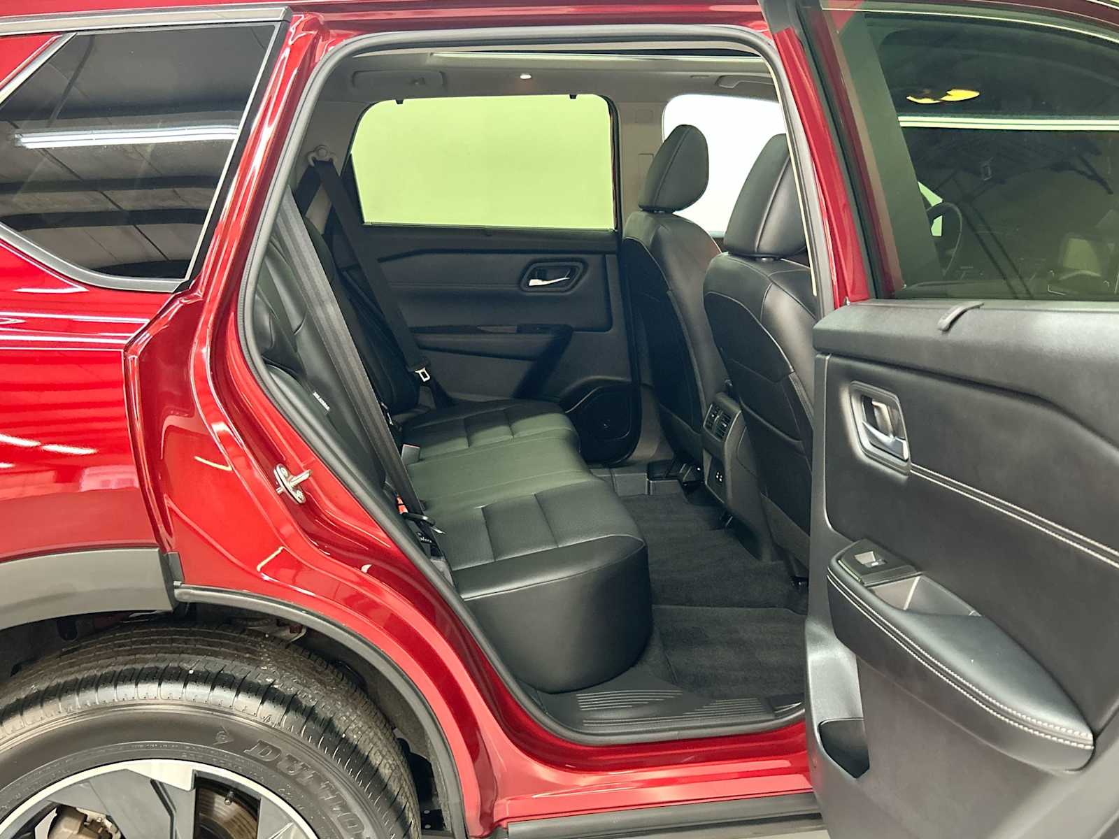 2024 Nissan Rogue SV photo 18