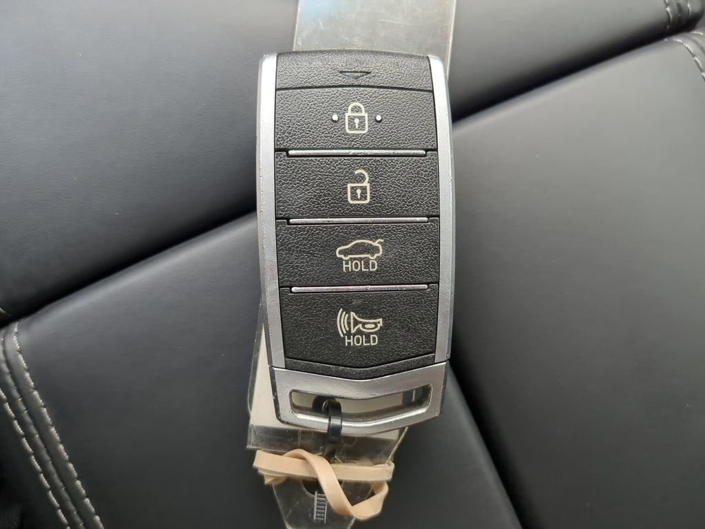 2019 Genesis G90 3.3T Premium photo 30