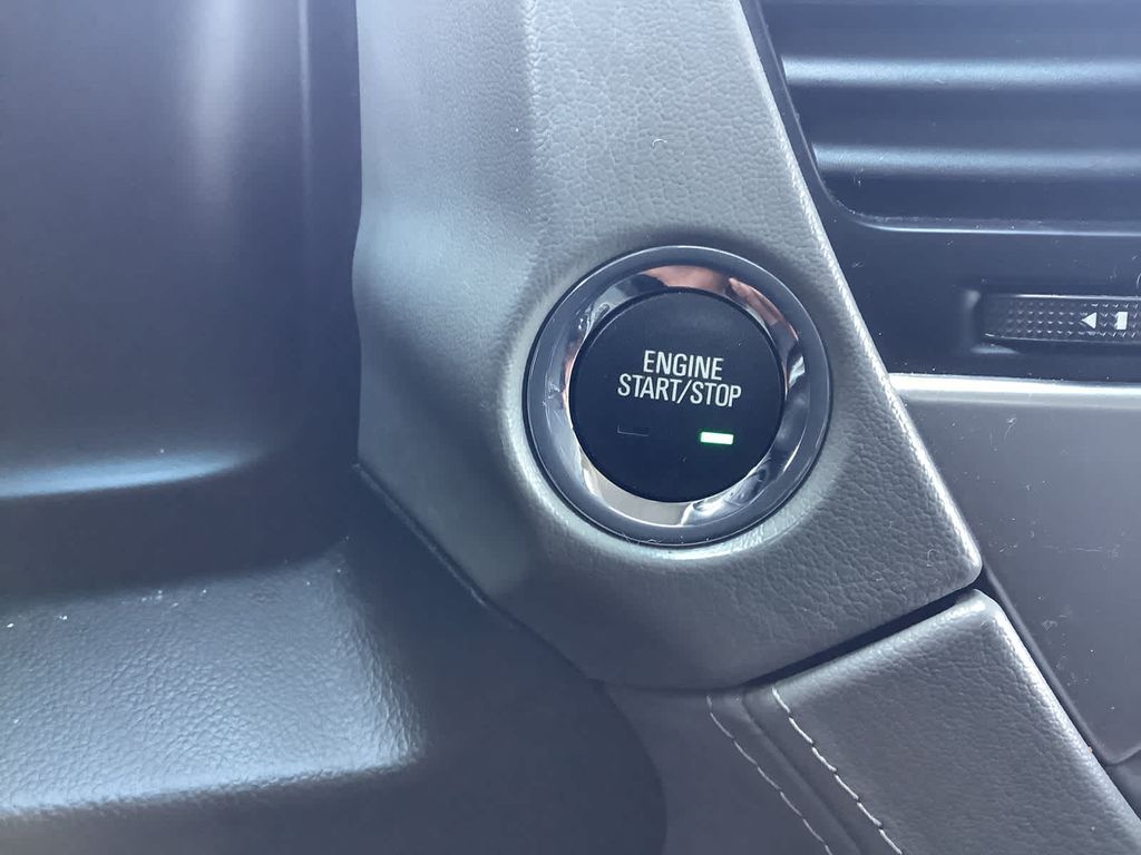 2019 Chevrolet Suburban LT photo 16