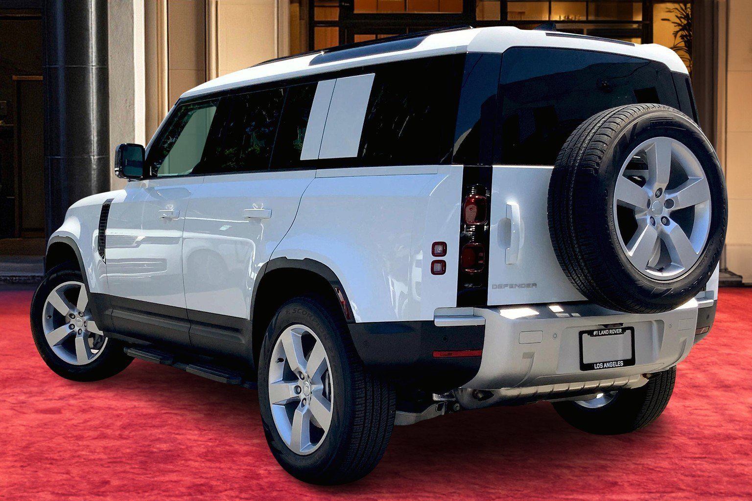 2025 Land Rover Defender 110 S photo 2