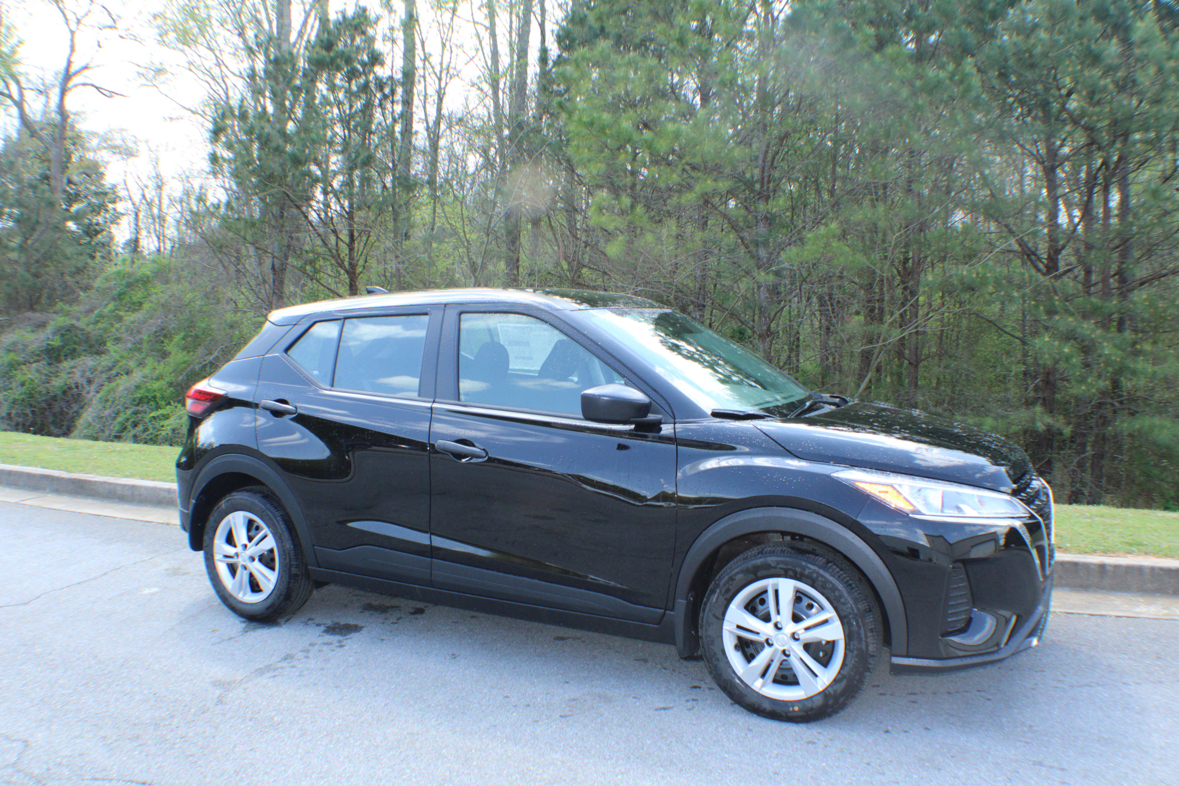 2025 Nissan KICKS PLAY Base's photo