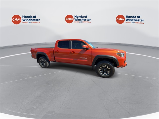 2017 Toyota Tacoma TRD Off-Road photo 2