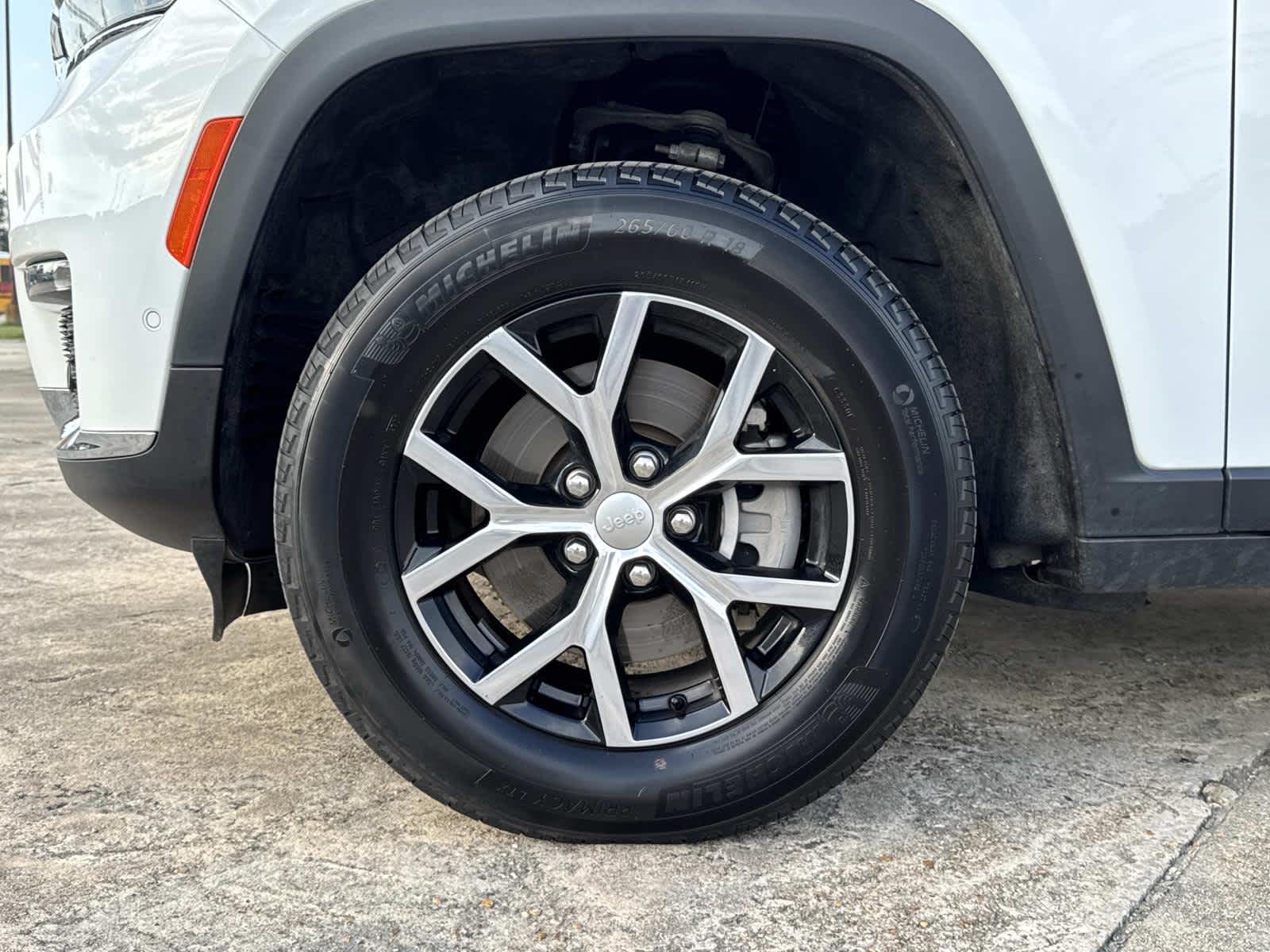 2024 Jeep Grand Cherokee Limited photo 3