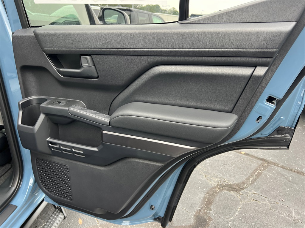 2025 Toyota 4Runner SR5 photo 16