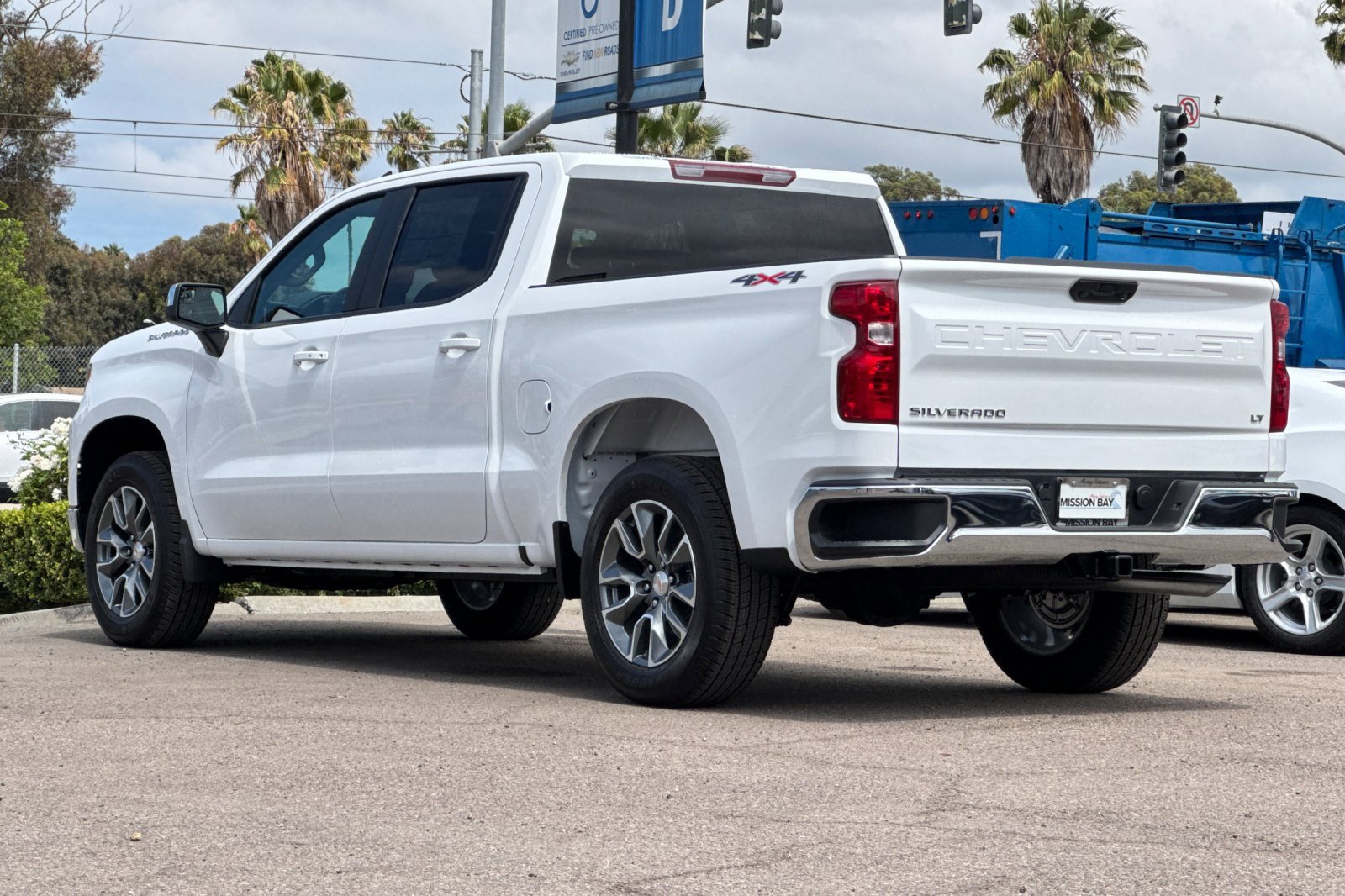 2025 Chevrolet Silverado LT photo 6