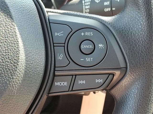 2025 Toyota RAV4 LE photo 17