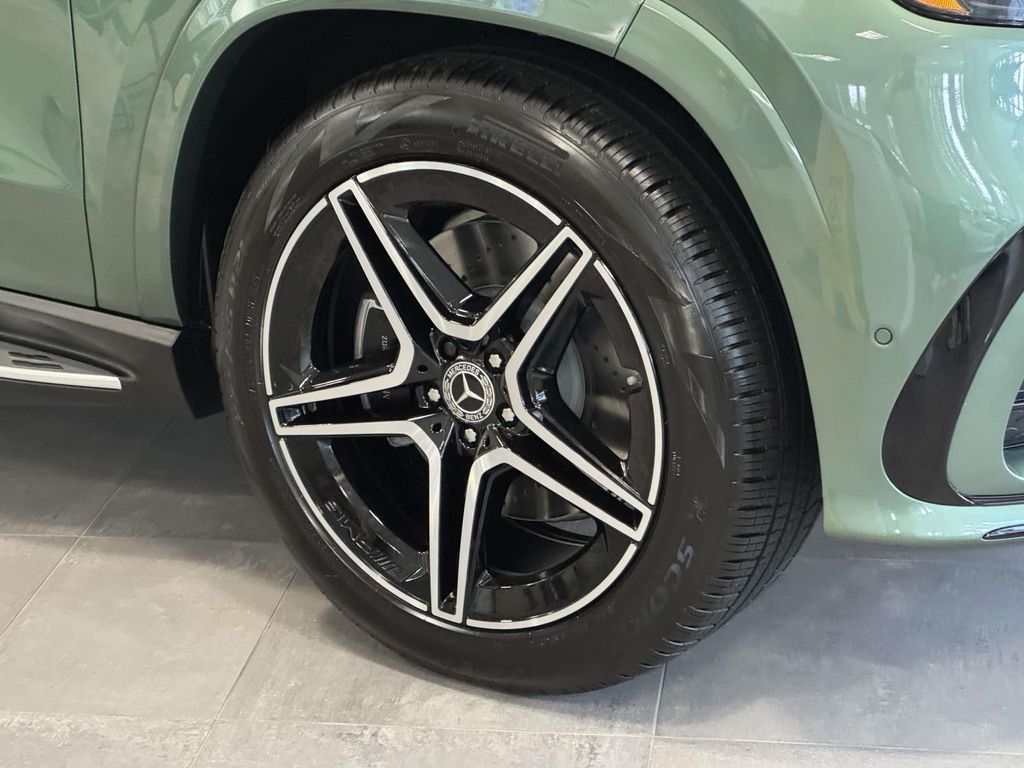 2026 Mercedes Benz GLS 450 4MATIC photo 7