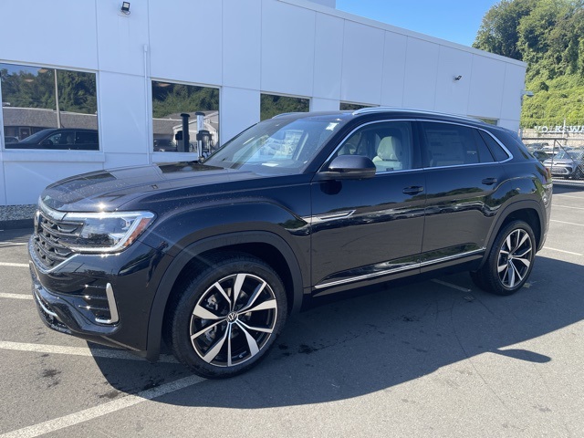 2026 Volkswagen Atlas Cross Sport SEL Premium R-Line photo 2