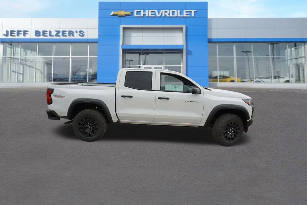 2025 Chevrolet Colorado Trail Boss photo 2