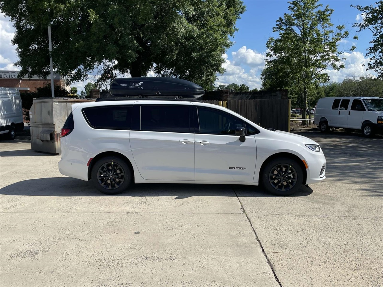 2025 Chrysler Pacifica photo 9
