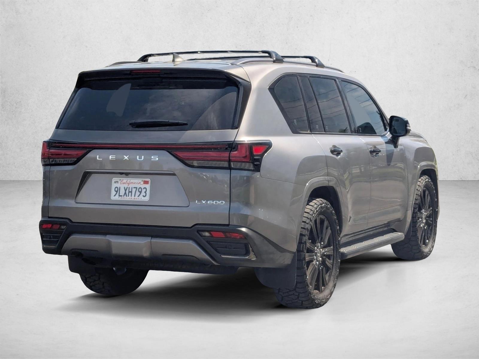 2024 Lexus LX 600 Luxury photo 5