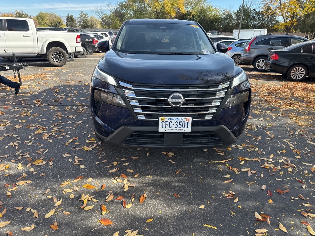 2025 Nissan Rogue SV photo 3