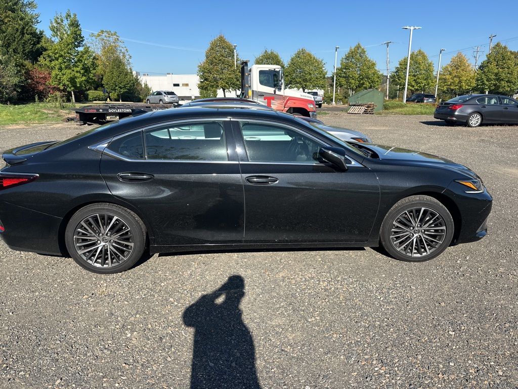 2022 Lexus ES 350 photo 7