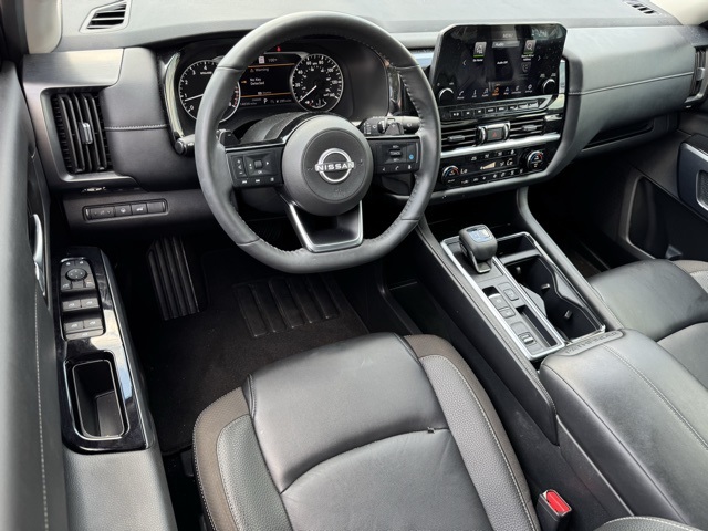 2024 Nissan Pathfinder SL photo 16