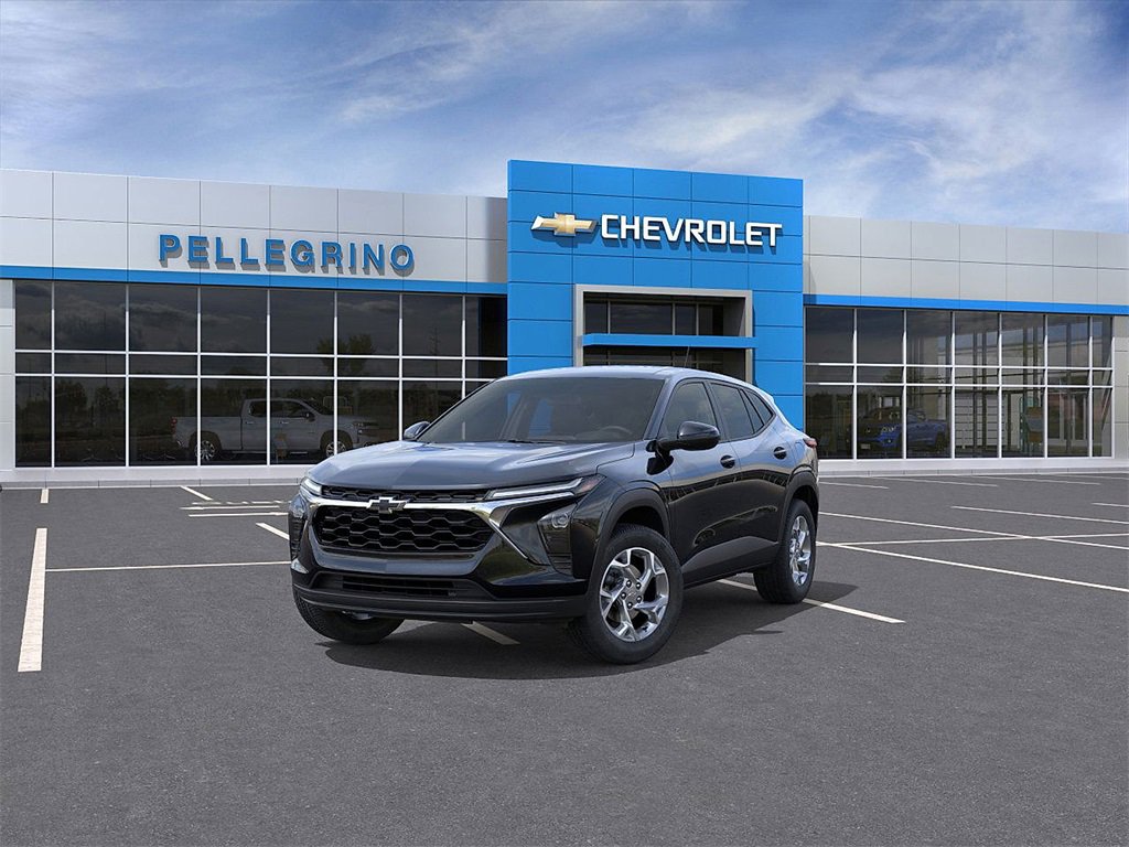 2026 Chevrolet Trax LS photo 4