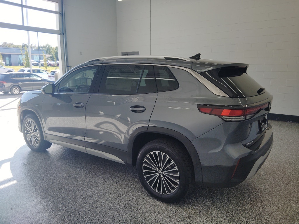 2026 Volkswagen Tiguan S photo 3