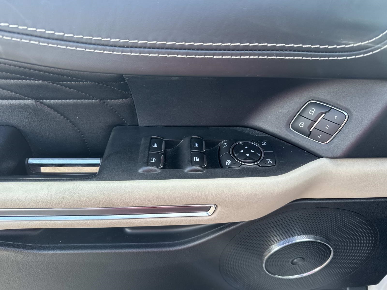 2020 Ford Expedition Platinum photo 19