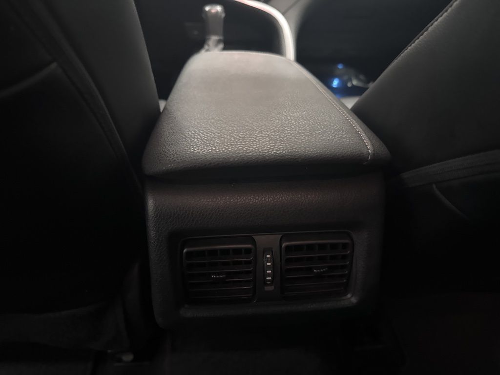 2022 Toyota Camry Hybrid XSE photo 18